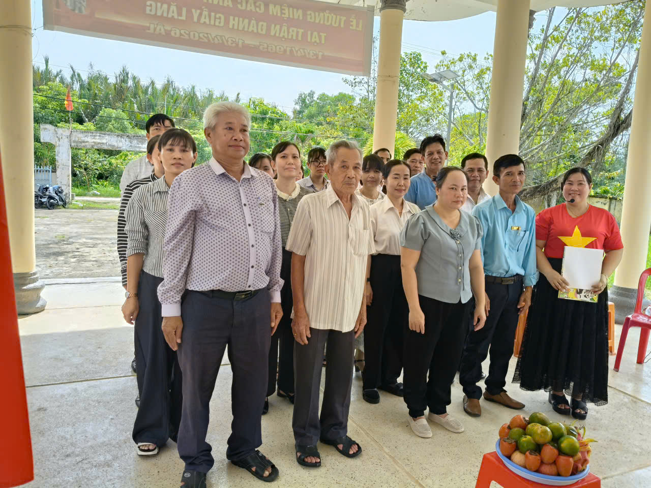 Học tập và thực hành tư tưởng, đạo đức, phương pháp, phong cách Hồ Chí Minh theo tinh thần Chỉ thị số 07-CT/TW