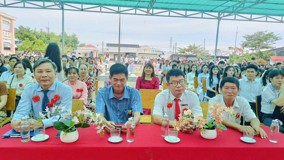 Lễ tri ân trưởng thành học sinh lớp 12 niên khóa 2023 - 2026