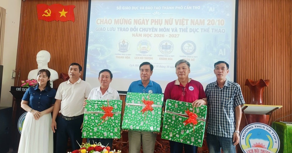 Giao lưu chào mừng ngày Phụ nữ Việt Nam 20/10
