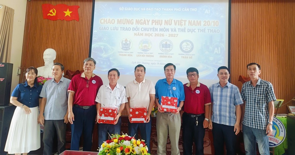 Giao lưu chào mừng ngày Phụ nữ Việt Nam 20/10