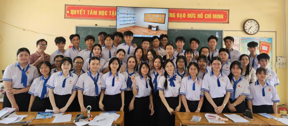 Sơn Minh Đình - Lớp 12A1- Đạt giải Nhất môn Ngữ Văn kỳ thi học sinh giỏi cấp thành phố